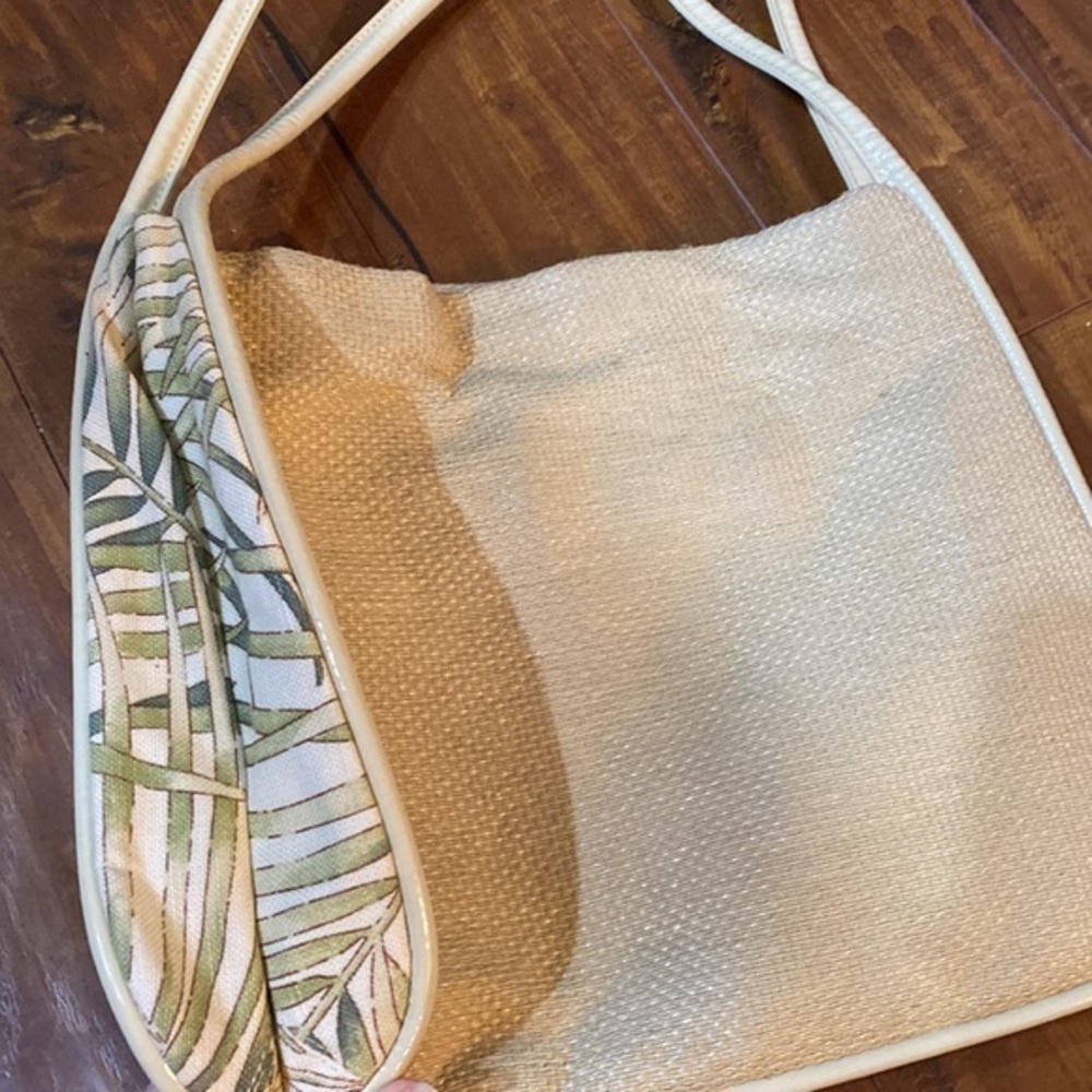 Carolee handbag purse shoulder bag Leaf print sides and interior‎
